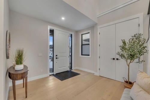 12 Spring Creek Point Sw, Calgary, AB - Indoor Photo Showing Other Room