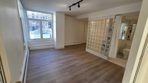 309-738 3 Avenue Sw, Calgary, AB - Indoor Photo Showing Other Room