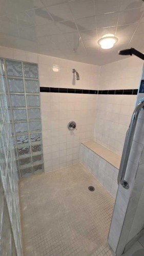309-738 3 Avenue Sw, Calgary, AB - Indoor Photo Showing Bathroom