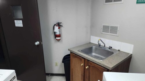 423 3 Avenue Ne, Calgary, AB - Indoor