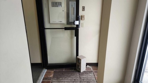 423 3 Avenue Ne, Calgary, AB - Indoor Photo Showing Other Room