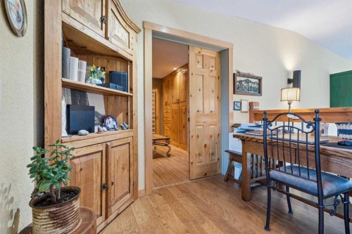 5031 Viceroy Drive Nw, Calgary, AB - Indoor