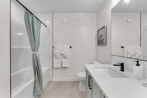 267 Kinniburgh Loop, Chestermere, AB - Indoor Photo Showing Bathroom