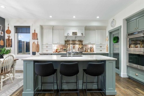 267 Coopers Hill Sw, Airdrie, AB - Indoor Photo Showing Kitchen With Upgraded Kitchen