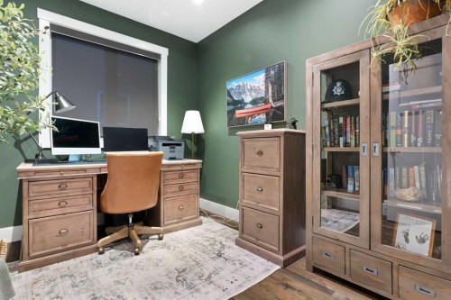 267 Coopers Hill Sw, Airdrie, AB - Indoor Photo Showing Office