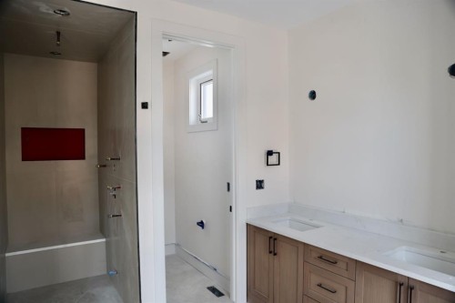 3511 42 Street Sw, Calgary, AB - Indoor Photo Showing Other Room