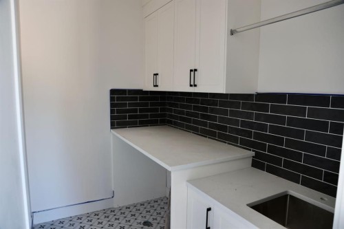 3511 42 Street Sw, Calgary, AB - Indoor Photo Showing Kitchen