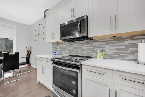 84 Nolanhurst Heights Nw, Calgary, AB - Indoor Photo Showing Kitchen With Upgraded Kitchen