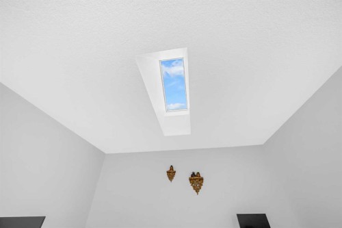 84 Nolanhurst Heights Nw, Calgary, AB - Indoor Photo Showing Other Room