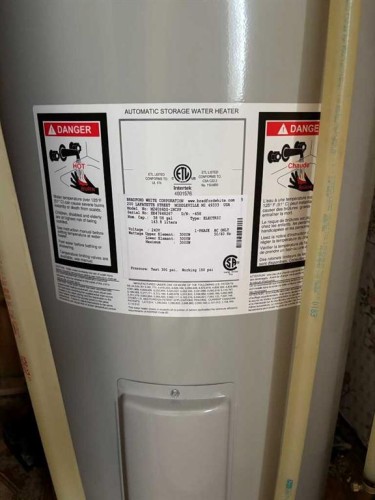 146-3223 83 Street Nw, Calgary, AB 