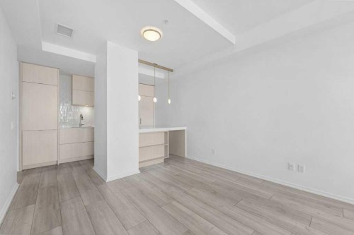 130-615 6 Avenue Se, Calgary, AB - Indoor Photo Showing Other Room