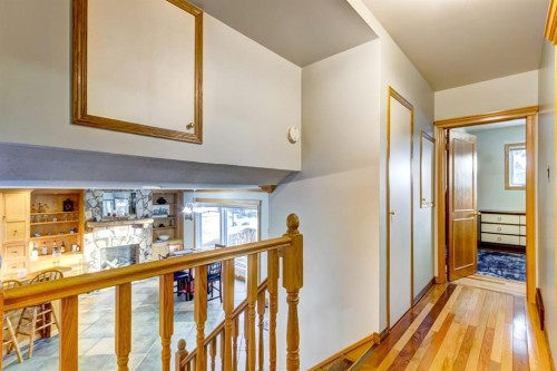 1408 106 Avenue Sw, Calgary, AB - Indoor Photo Showing Other Room