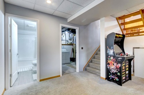 1408 106 Avenue Sw, Calgary, AB - Indoor Photo Showing Other Room