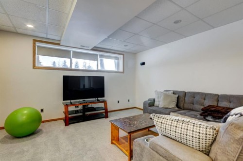 1408 106 Avenue Sw, Calgary, AB - Indoor