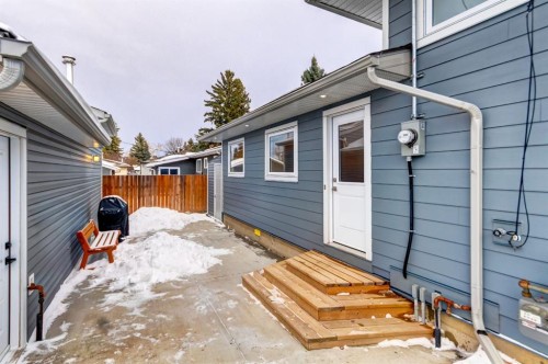 1408 106 Avenue Sw, Calgary, AB - Outdoor With Exterior