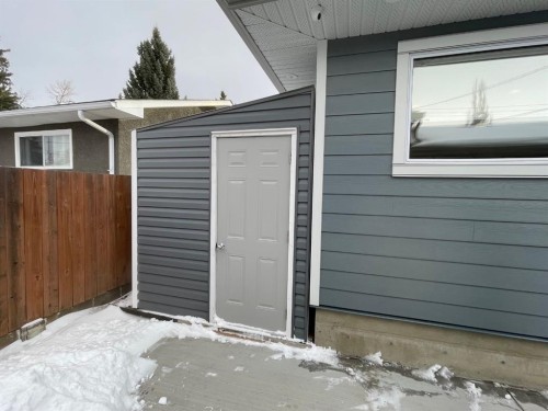 1408 106 Avenue Sw, Calgary, AB - Outdoor With Exterior