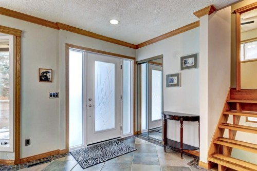 1408 106 Avenue Sw, Calgary, AB - Indoor Photo Showing Other Room