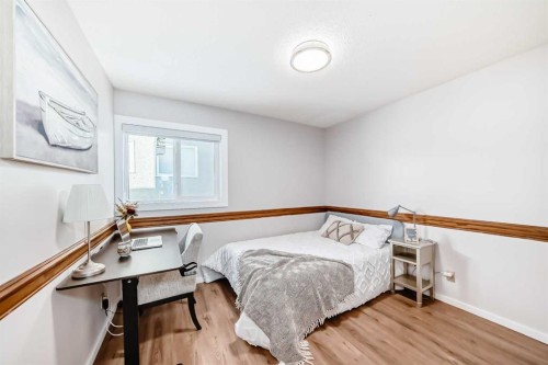 8328 Edgevalley Drive Nw, Calgary, AB - Indoor Photo Showing Bedroom