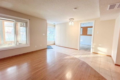 8328 Edgevalley Drive Nw, Calgary, AB - Indoor Photo Showing Other Room
