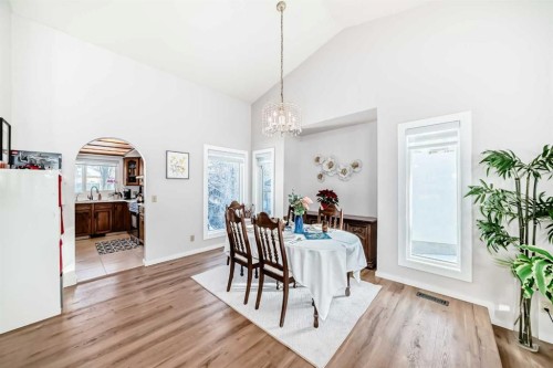8328 Edgevalley Drive Nw, Calgary, AB - Indoor Photo Showing Dining Room