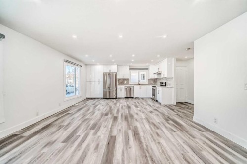 623 Madeira Drive Ne, Calgary, AB - Indoor Photo Showing Kitchen