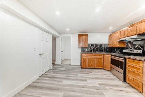 623 Madeira Drive Ne, Calgary, AB - Indoor Photo Showing Kitchen