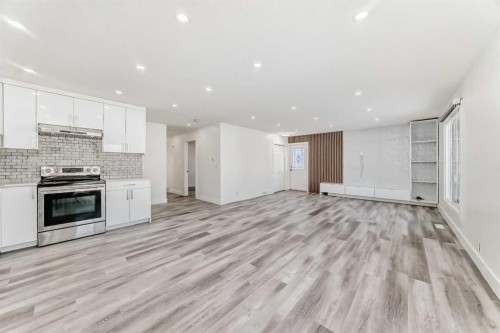 623 Madeira Drive Ne, Calgary, AB - Indoor Photo Showing Kitchen With Upgraded Kitchen