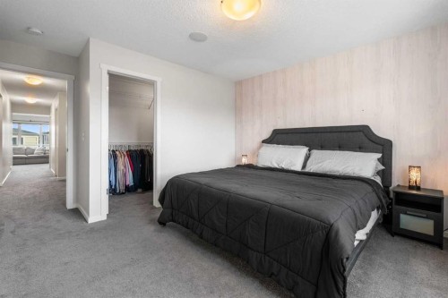 96 Belmont Terrace Sw, Calgary, AB - Indoor Photo Showing Bedroom