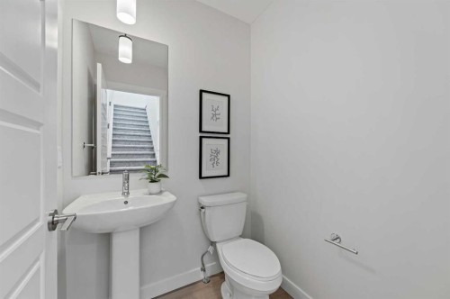 420 Fireside Drive, Cochrane, AB - Indoor Photo Showing Bathroom