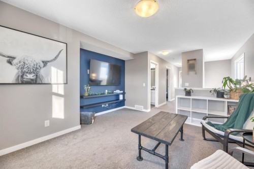 16 Legacy Reach Manor Se, Calgary, AB - Indoor Photo Showing Living Room