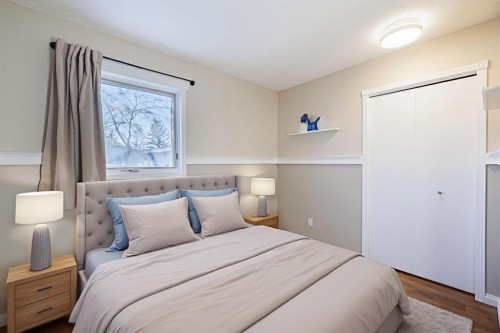 44 Macewan Ridge Close Nw, Calgary, AB - Indoor Photo Showing Bedroom