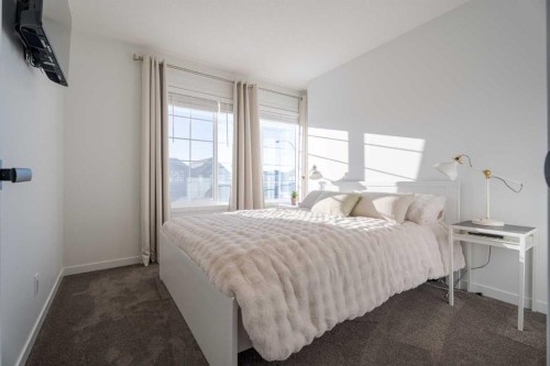159 Belmont Crescent Sw, Calgary, AB - Indoor Photo Showing Bedroom