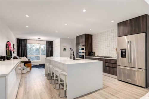 27 Hendon Place Nw, Calgary, AB - Indoor Photo Showing Kitchen With Stainless Steel Kitchen With Upgraded Kitchen