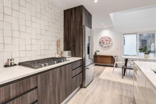 27 Hendon Place Nw, Calgary, AB - Indoor Photo Showing Kitchen With Upgraded Kitchen