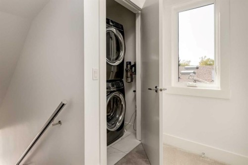 27 Hendon Place Nw, Calgary, AB - Indoor Photo Showing Laundry Room