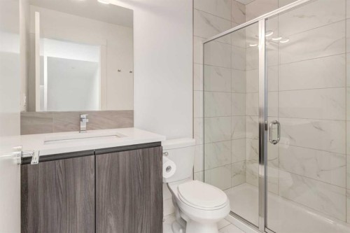 27 Hendon Place Nw, Calgary, AB - Indoor Photo Showing Bathroom