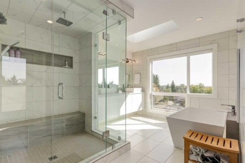 27 Hendon Place Nw, Calgary, AB - Indoor Photo Showing Bathroom