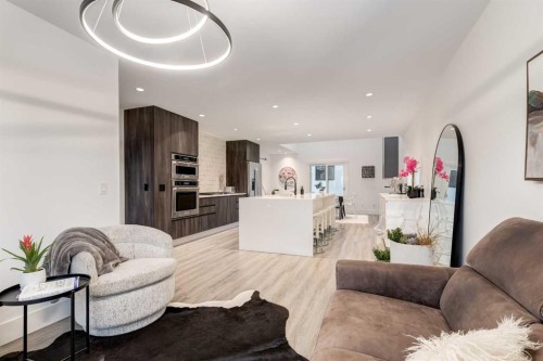 27 Hendon Place Nw, Calgary, AB - Indoor Photo Showing Living Room