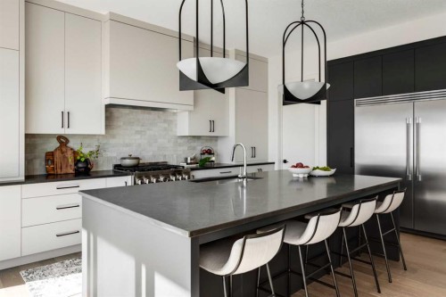 8 Rockcliff Hill Nw, Calgary, AB - Indoor Photo Showing Kitchen With Stainless Steel Kitchen With Upgraded Kitchen
