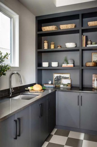 8 Rockcliff Hill Nw, Calgary, AB - Indoor Photo Showing Kitchen