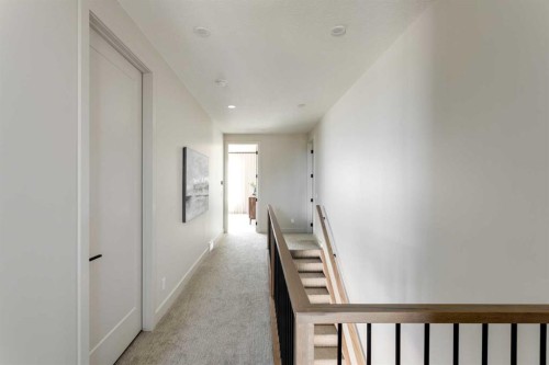 8 Rockcliff Hill Nw, Calgary, AB - Indoor Photo Showing Other Room