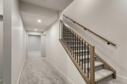 8 Rockcliff Hill Nw, Calgary, AB - Indoor Photo Showing Other Room