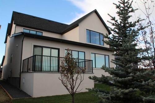 8 Rockcliff Hill Nw, Calgary, AB - Outdoor