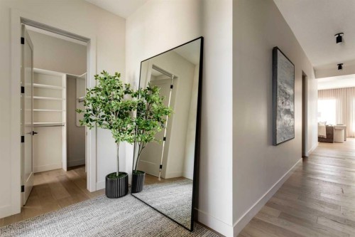 8 Rockcliff Hill Nw, Calgary, AB - Indoor Photo Showing Other Room