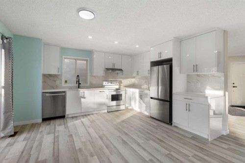 271 Coventry Green Ne, Calgary, AB - Indoor Photo Showing Kitchen With Upgraded Kitchen