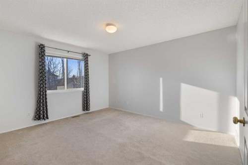 271 Coventry Green Ne, Calgary, AB - Indoor Photo Showing Other Room