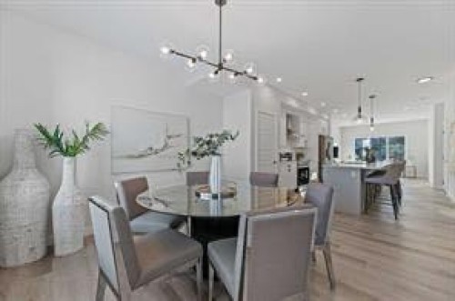 424 Fireside Drive, Cochrane, AB - Indoor Photo Showing Dining Room