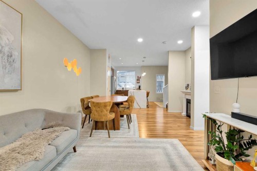 300 Copperstone Cove Se, Calgary, AB - Indoor