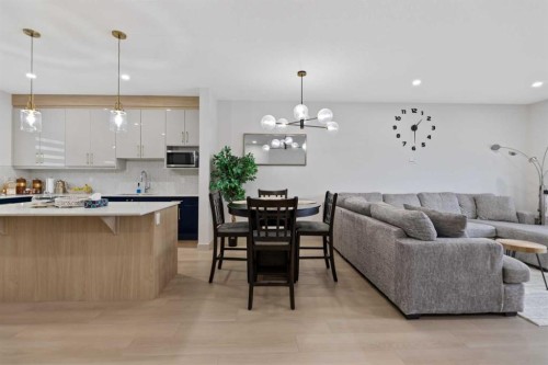 414 Corner Meadows Square Ne, Calgary, AB - Indoor Photo Showing Kitchen With Upgraded Kitchen