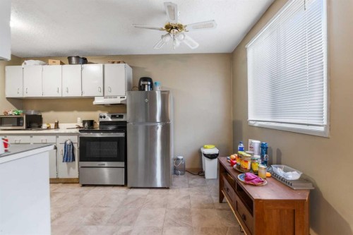 204-4328 4 Street Nw, Calgary, AB - Indoor Photo Showing Kitchen